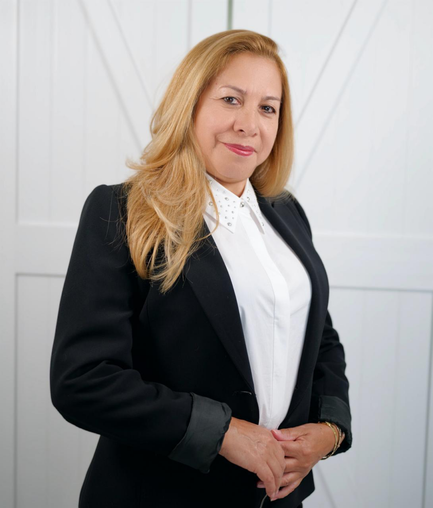 Carmen  Baez 